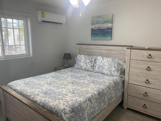 Отель Grace Bay Place Экстерьер фото