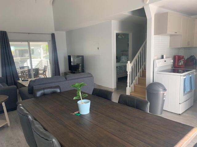 Отель Grace Bay Place Экстерьер фото