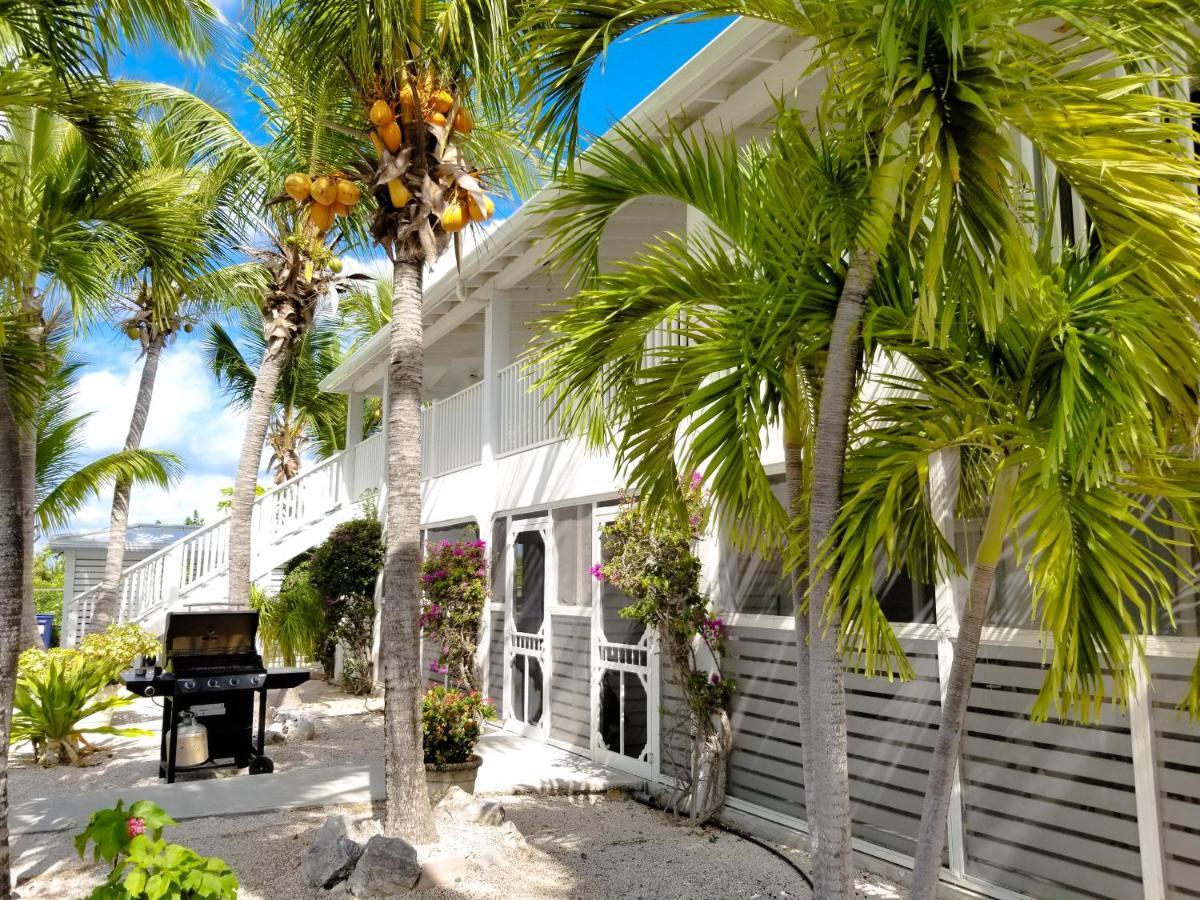 Отель Grace Bay Place Экстерьер фото