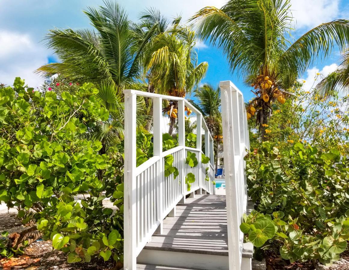 Отель Grace Bay Place Экстерьер фото